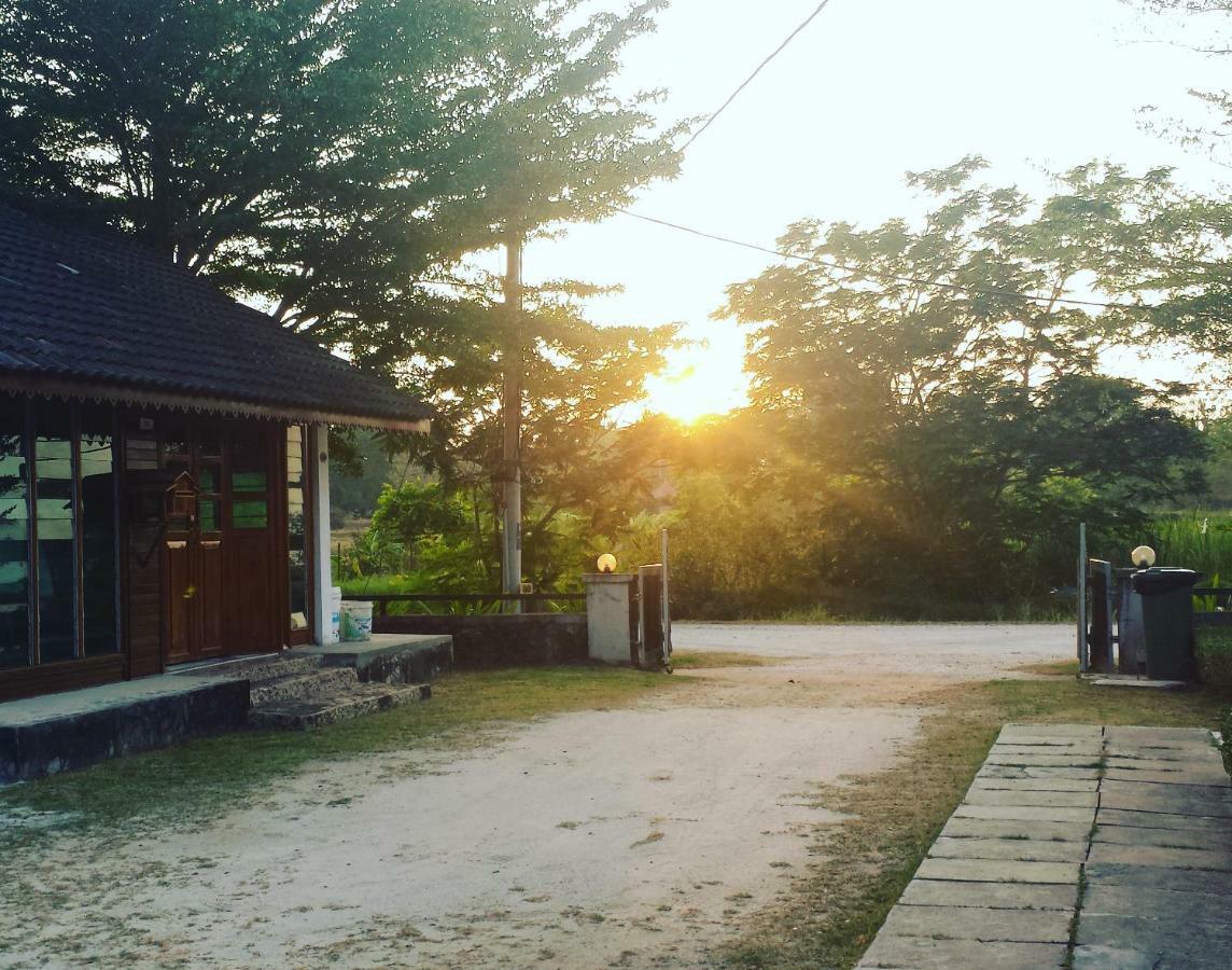 Tanabendang Banglos Pantai Cenang  Esterno foto
